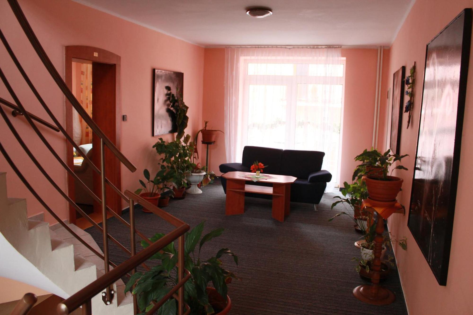 Garni Hotel Anne-Mary Пиещани Екстериор снимка