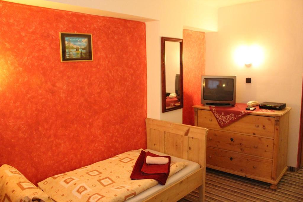 Garni Hotel Anne-Mary Пиещани Екстериор снимка