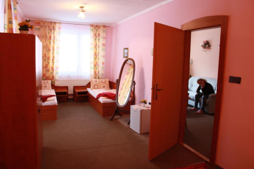 Garni Hotel Anne-Mary Пиещани Стая снимка