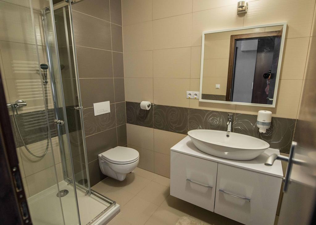 Garni Hotel Anne-Mary Пиещани Екстериор снимка