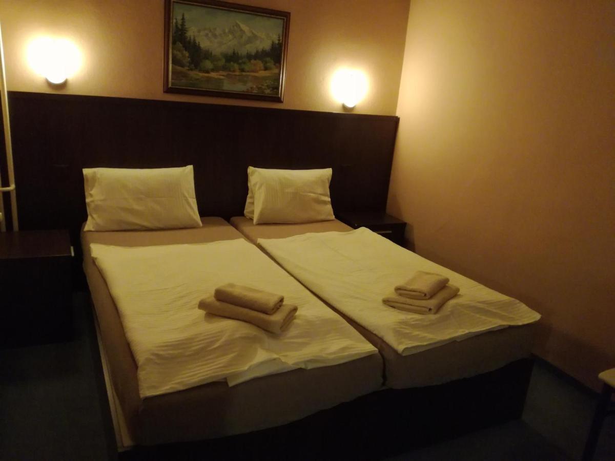 Garni Hotel Anne-Mary Пиещани Екстериор снимка