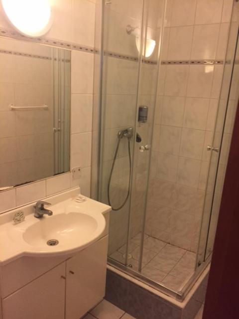 Garni Hotel Anne-Mary Пиещани Екстериор снимка